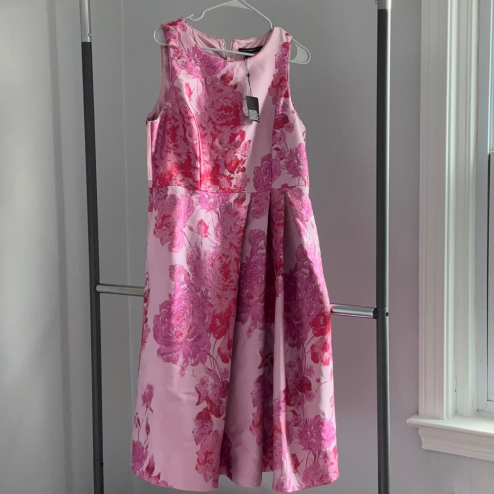 White House and black market dress